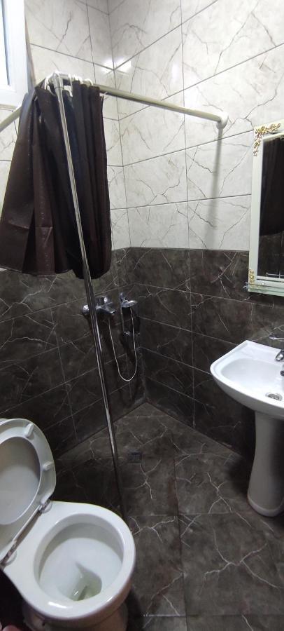 Femily Hotel In Batumi Mareti Str 2 Eksteriør billede