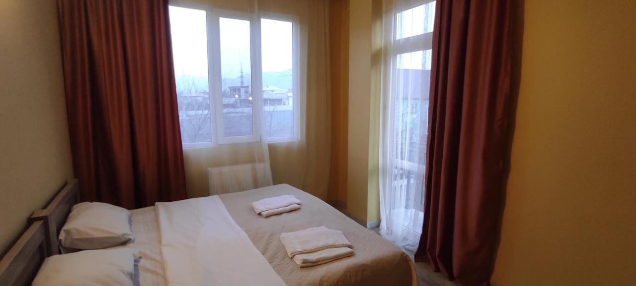 Femily Hotel In Batumi Mareti Str 2 Eksteriør billede