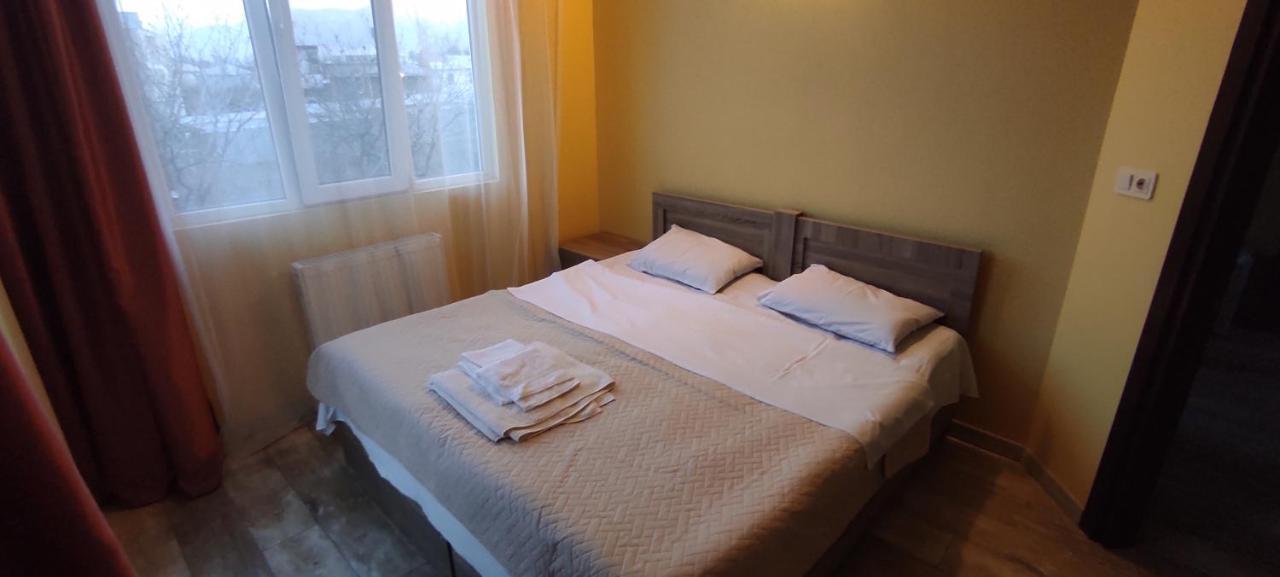 Femily Hotel In Batumi Mareti Str 2 Eksteriør billede
