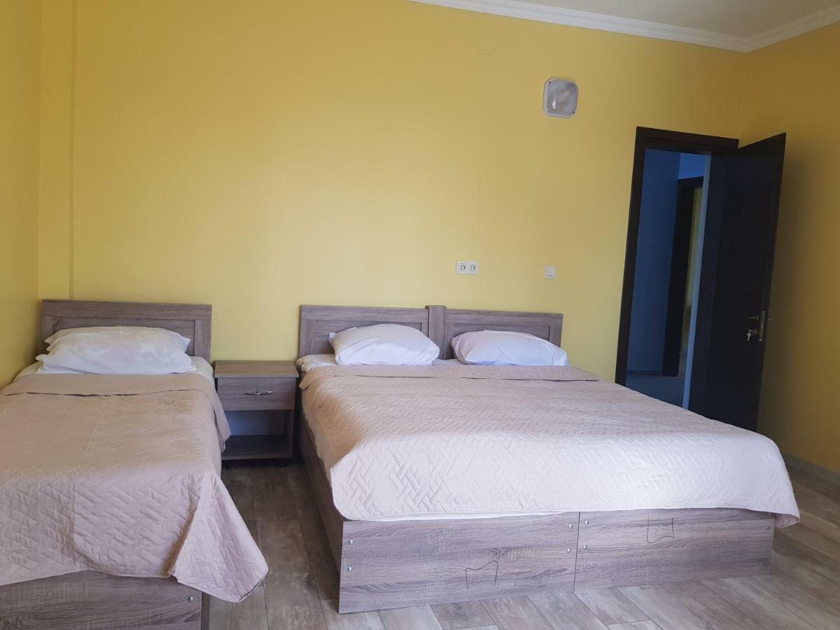 Femily Hotel In Batumi Mareti Str 2 Eksteriør billede