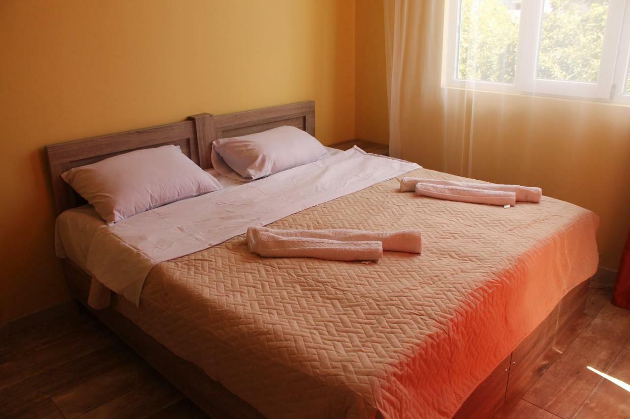 Femily Hotel In Batumi Mareti Str 2 Eksteriør billede