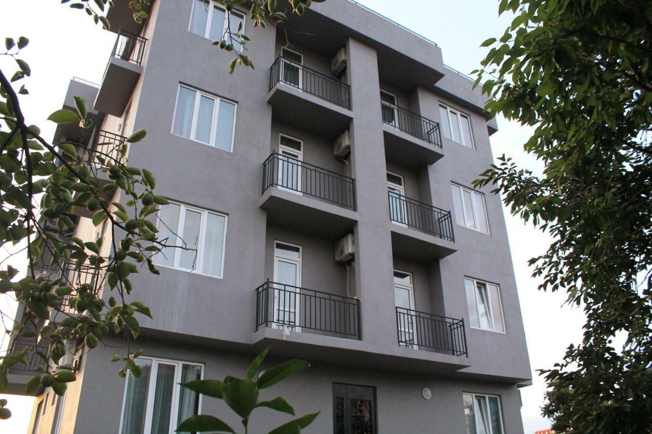 Femily Hotel In Batumi Mareti Str 2 Eksteriør billede