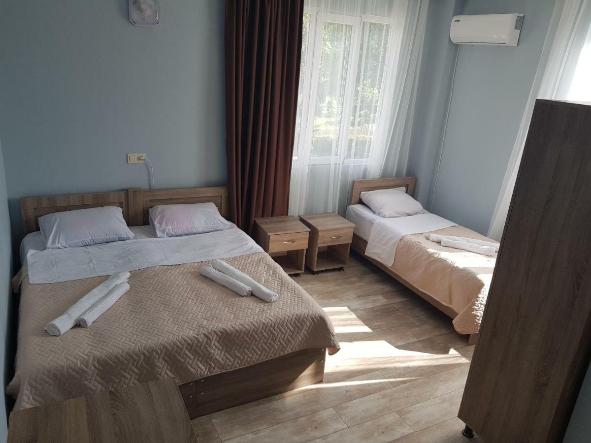 Femily Hotel In Batumi Mareti Str 2 Eksteriør billede