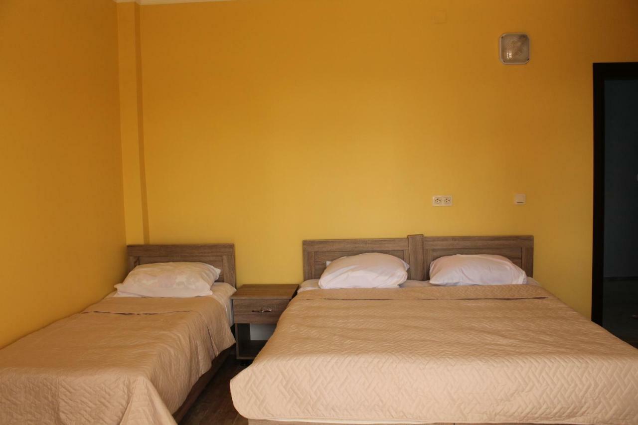 Femily Hotel In Batumi Mareti Str 2 Eksteriør billede