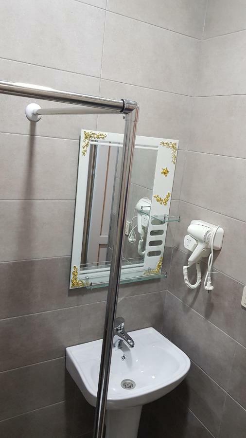 Femily Hotel In Batumi Mareti Str 2 Eksteriør billede