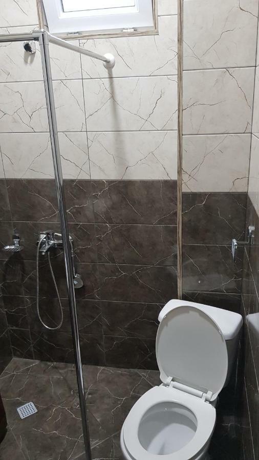 Femily Hotel In Batumi Mareti Str 2 Eksteriør billede